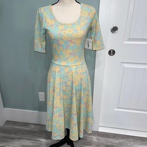 NEW LulaRoe Nicole Dress size Medium